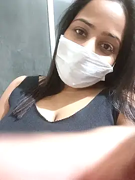 COZY ROZI online show from November 14, 5:05 pm