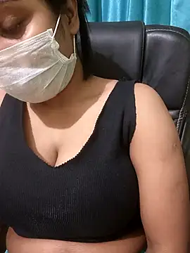 COZY ROZI online show from November 13, 6:12 pm