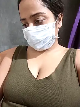 COZY ROZI online show from October 28, 4:39 pm