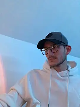 Snapshot of yoyoboy988 chatting on March 10, 8:12 pm yoyoboy988 online show from March 10, 8:12 pm