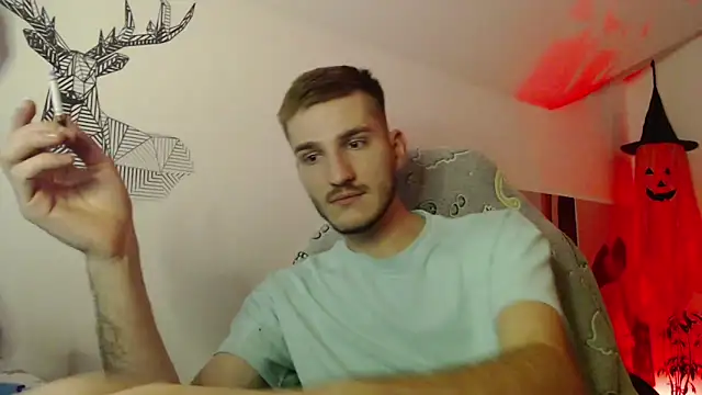 Snapshot of yoyoboy988 chatting on September 21, 8:36 pm yoyoboy988 online show from September 21, 8:36 pm