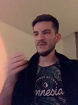 Snapshot of yoyoboy988 chatting on February 28, 11:23 pm yoyoboy988 online show from February 28, 11:23 pm