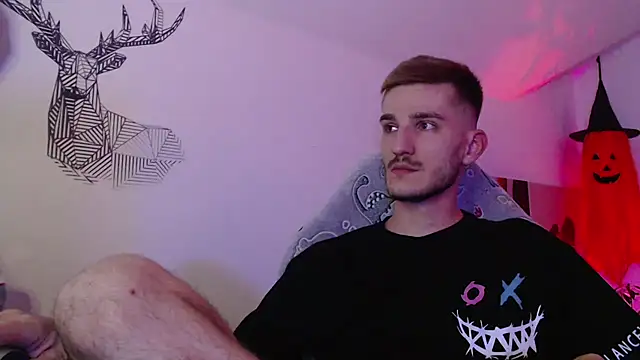 Snapshot of yoyoboy988 chatting on September 18, 4:32 pm yoyoboy988 online show from September 18, 4:32 pm