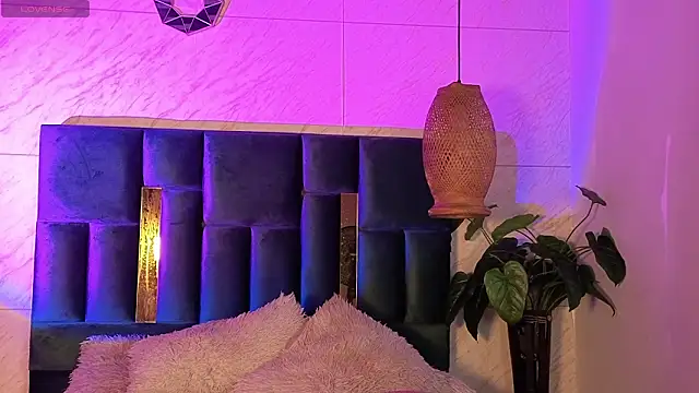 Snapshot of Susana_Williamss chatting on February 27, 8:52 pm Susana Williamss online show from February 27, 8:52 pm