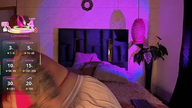 Snapshot of Susana_Williamss chatting on November 27, 8:53 pm Susana Williamss online show from November 27, 8:53 pm