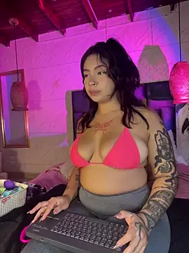 Snapshot of Susana_Williamss chatting on February 25, 8:41 pm Susana Williamss online show from February 25, 8:41 pm