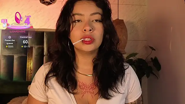 Snapshot of Susana_Williamss chatting on February 26, 9:04 pm Susana Williamss online show from February 26, 9:04 pm