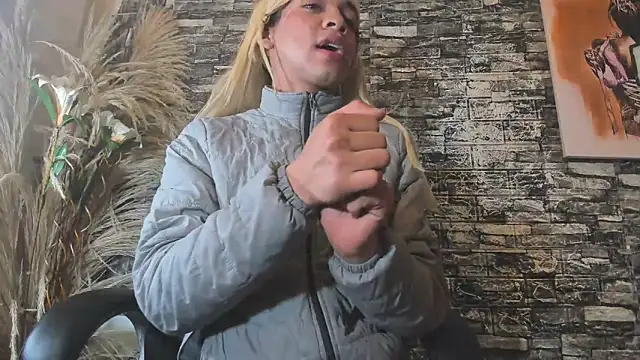 Danny Luxx online show from November 6, 3:43 am