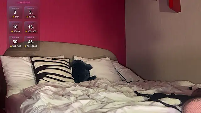 Asian Vi online show from March 1, 9:15 pm