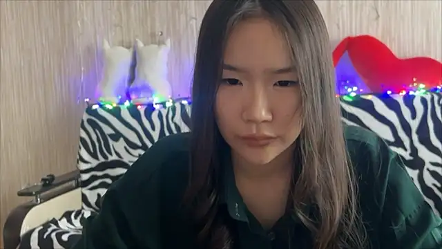 Asian Vi online show from March 18, 9:01 am