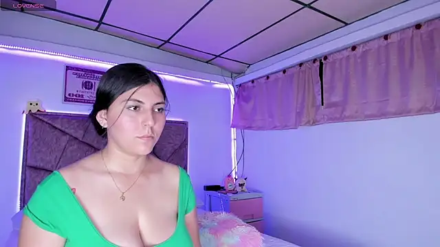 Snapshot of Cristal_Smith20 chatting on November 15, 12:47 am Cristal Smith20 online show from November 15, 12:47 am