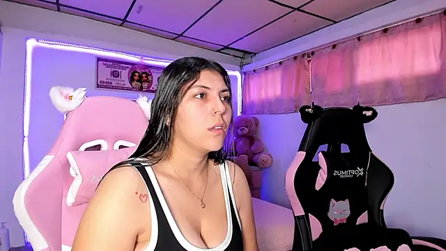 Cristal Smith20 online show from April 2, 1:18 pm