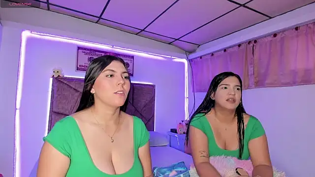 Snapshot of Cristal_Smith20 chatting on December 2, 10:00 pm Cristal Smith20 online show from December 2, 10:00 pm