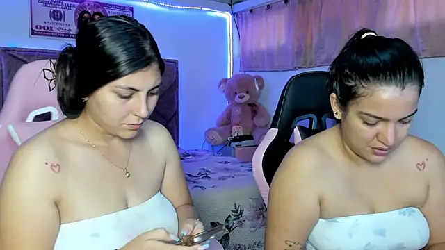 Snapshot of Cristal_Smith20 chatting on July 15, 12:23 pm Cristal Smith20 online show from July 15, 12:23 pm