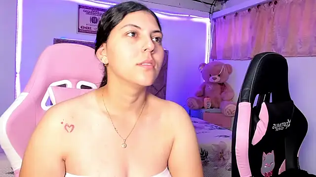 Snapshot of Cristal_Smith20 chatting on July 1, 12:05 pm Cristal Smith20 online show from July 1, 12:05 pm