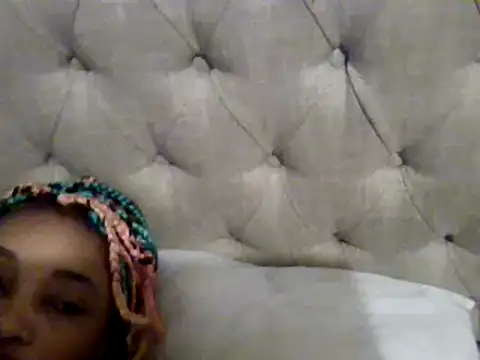 Snapshot of Louna45dv chatting on March 22, 12:39 am Louna45dv online show from March 22, 12:39 am