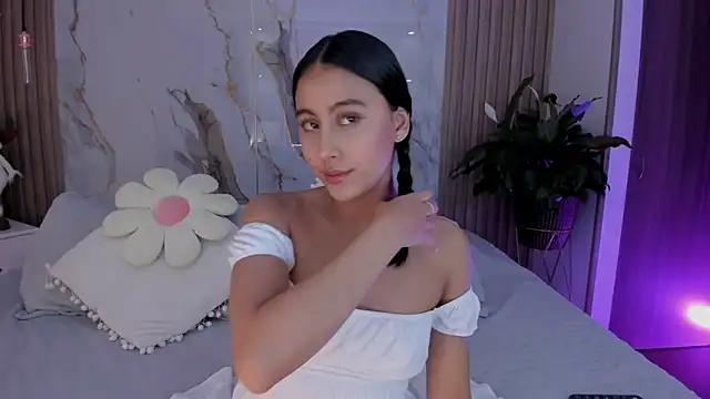 miss martiina online show from November 26, 2:11 am