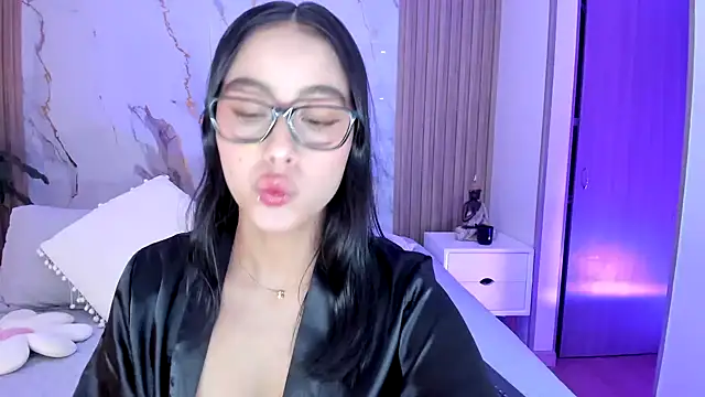 miss martiina online show from January 14, 3:32 am