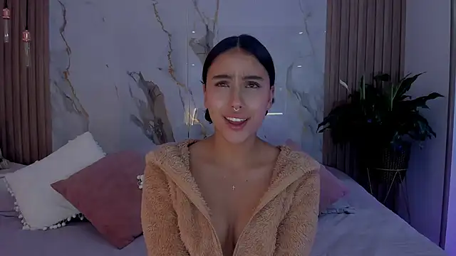 miss martiina online show from October 29, 2:21 am