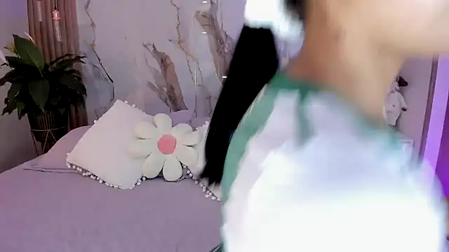 miss martiina online show from December 3, 3:07 am