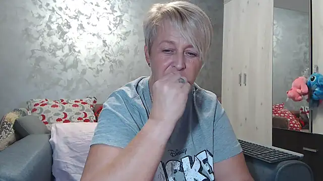 RosesandLillies online show from November 10, 5:18 pm