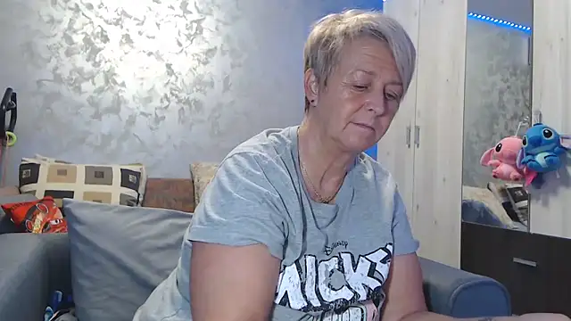 RosesandLillies online show from November 17, 6:12 pm