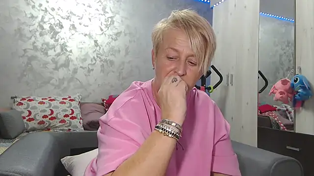 RosesandLillies online show from April 5, 4:13 pm