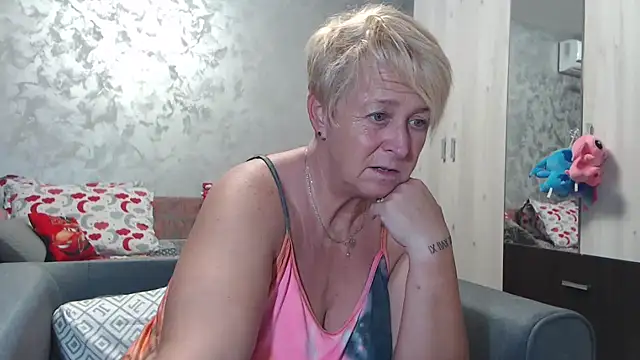 RosesandLillies online show from September 25, 5:19 pm