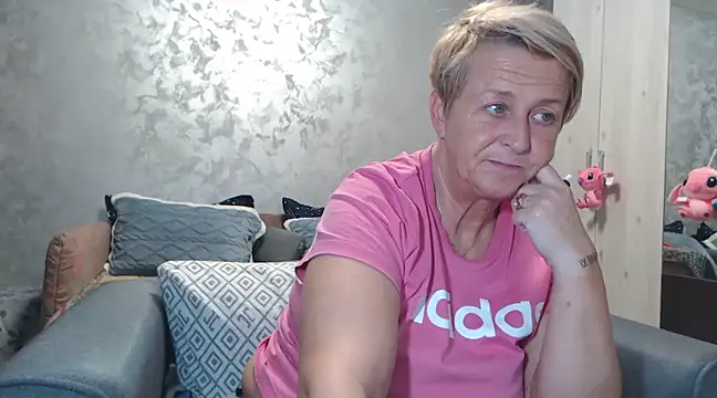 RosesandLillies online show from March 18, 6:17 pm