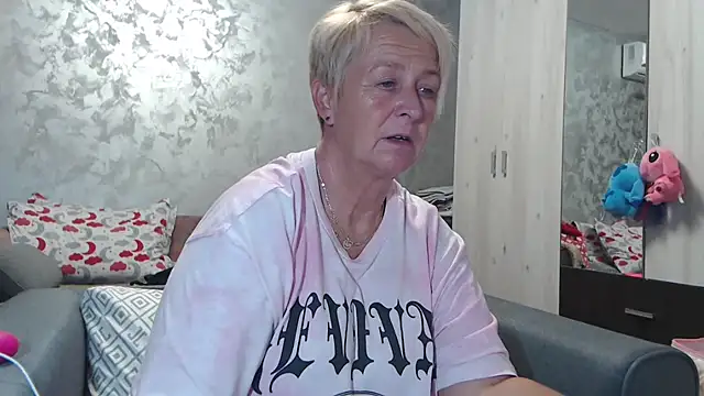 RosesandLillies online show from September 23, 5:09 pm