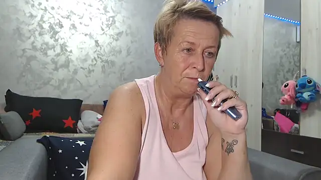 RosesandLillies online show from April 3, 5:08 pm