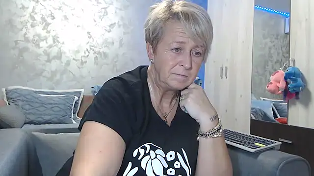 RosesandLillies online show from December 2, 5:58 pm