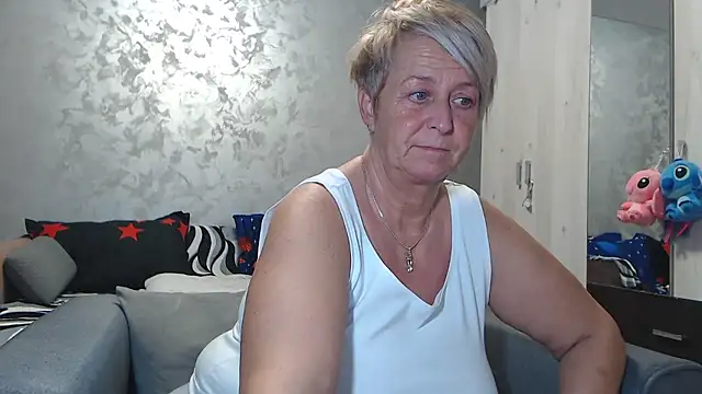 RosesandLillies online show from January 13, 6:12 pm