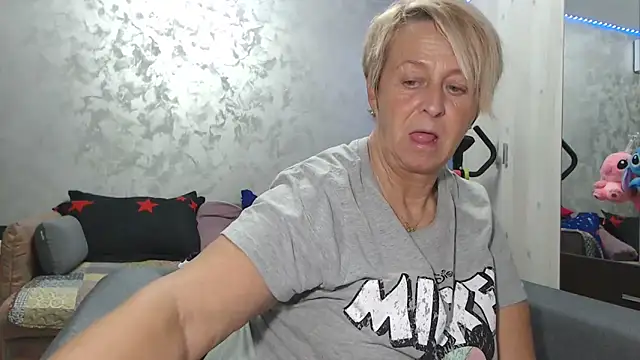 RosesandLillies online show from March 28, 5:47 pm