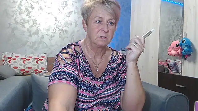 RosesandLillies online show from December 22, 5:57 pm