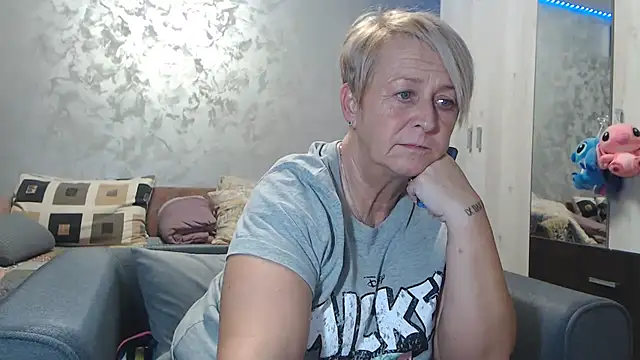 RosesandLillies online show from February 19, 6:27 pm