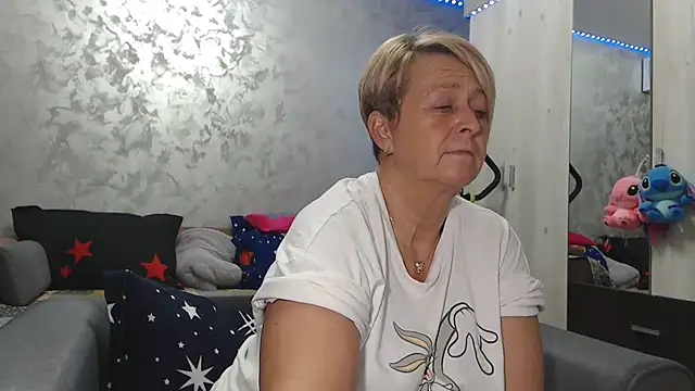 RosesandLillies online show from April 2, 4:35 pm