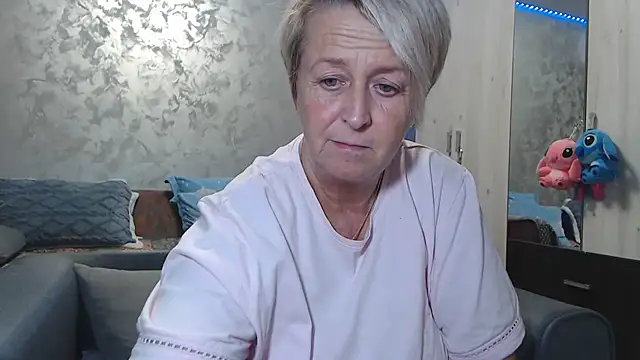 RosesandLillies online show from February 6, 6:48 pm