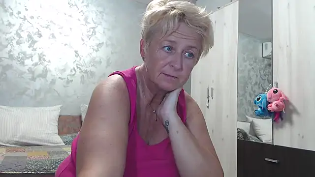 RosesandLillies online show from September 13, 8:53 pm