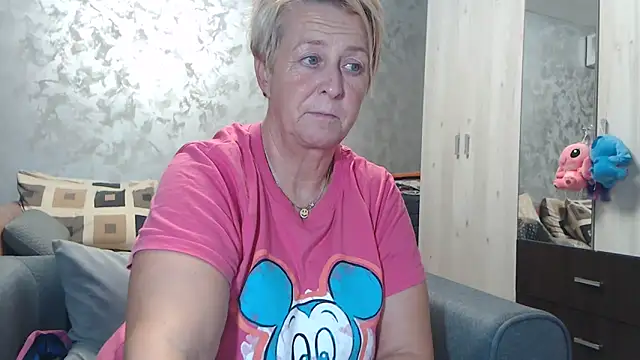 RosesandLillies online show from October 11, 4:52 pm