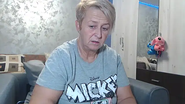 RosesandLillies online show from February 16, 6:06 pm