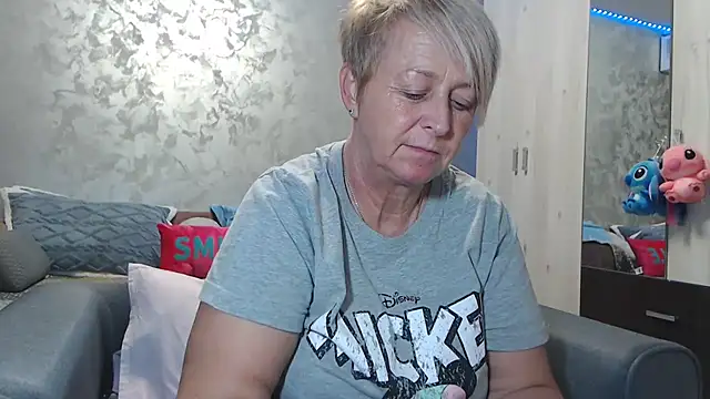 RosesandLillies online show from February 24, 6:20 pm