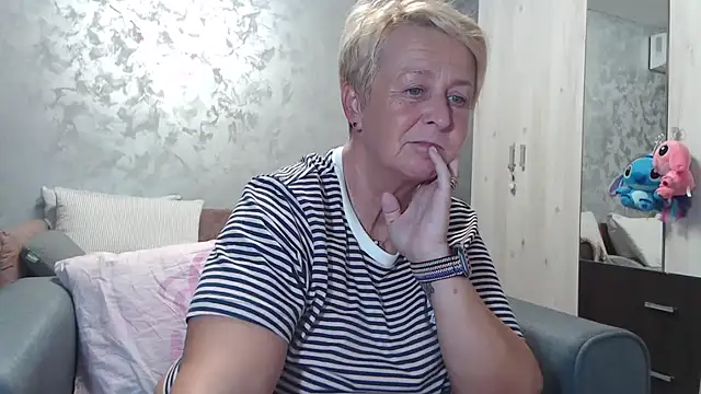 RosesandLillies online show from September 18, 5:16 pm