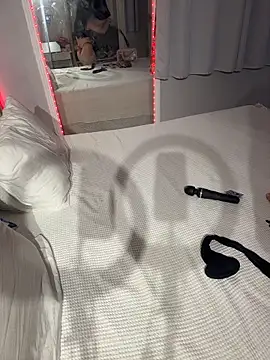 Snapshot of segb chatting on December 4, 3:44 pm segb online show from December 4, 3:44 pm