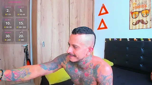 Snapshot of fitnolan chatting on November 7, 3:49 pm fitnolan online show from November 7, 3:49 pm