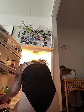 Rosiee69  online show from March 16, 8:00 pm