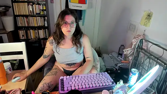 Rosiee69  online show from November 3, 9:18 pm