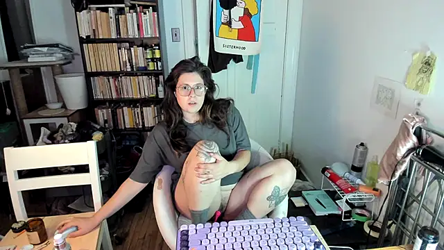 Rosiee69  online show from November 17, 9:41 pm