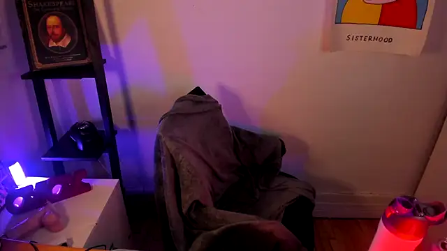 Rosiee69  online show from March 13, 12:48 am