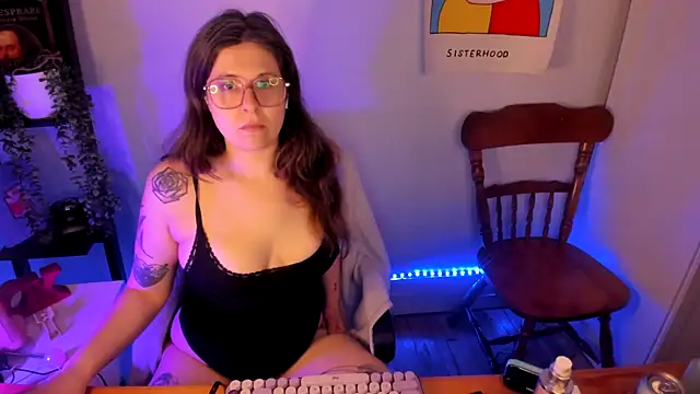 Rosiee69  online show from March 23, 7:58 pm